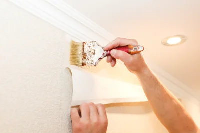 Pose de papier peint à Arçon — revêtements muraux et toiles de verre